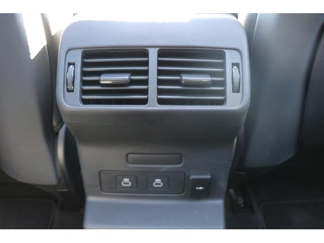 レンジローバーヴェラール ダイナミック SE P400e ブラックエクステリアパック 固定式サンルフ ACC ETC2.0 無接点充電 USB充電口 フロントシートH&C 20インチAW PHEV 黒革(21枚目)