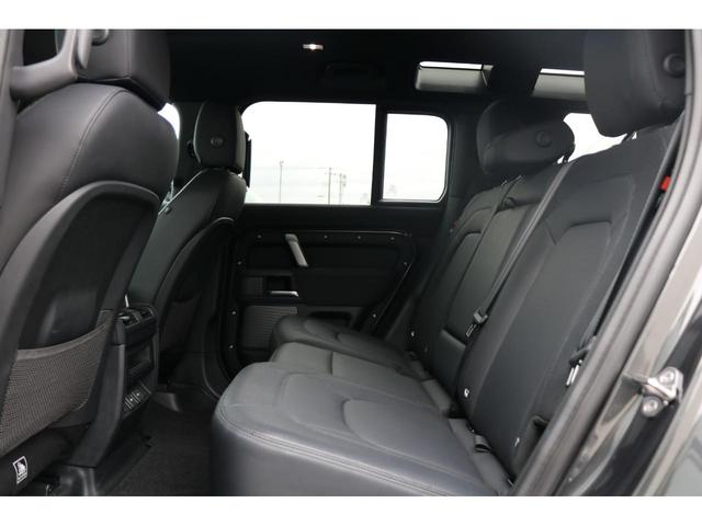 ディフェンダー １１０Ｘ－ダイナミックＳＥ　Ｄ３００　ＡＣＣ　プライバシーガラス　２０インチブラックＡＷ　ブラックパック（5枚目）