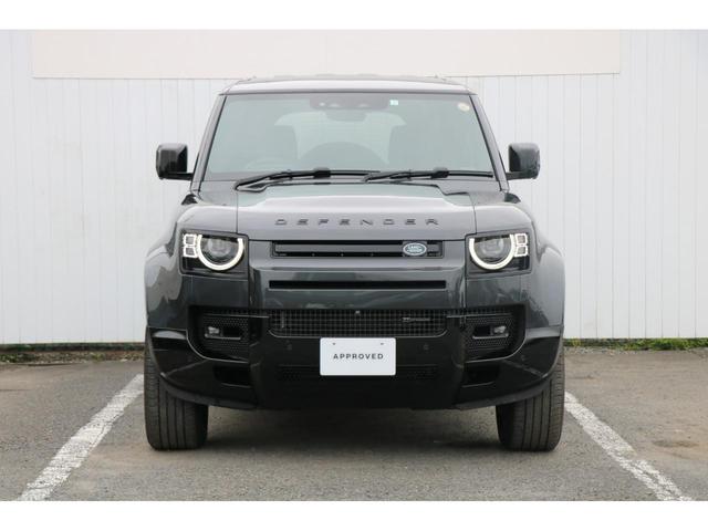 ディフェンダー １１０Ｘ－ダイナミックＳＥ　Ｄ３００　ＡＣＣ　プライバシーガラス　２０インチブラックＡＷ　ブラックパック（10枚目）