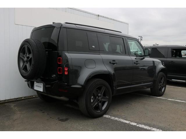 ディフェンダー １１０Ｘ－ダイナミックＳＥ　Ｄ３００　ＡＣＣ　プライバシーガラス　２０インチブラックＡＷ　ブラックパック（13枚目）