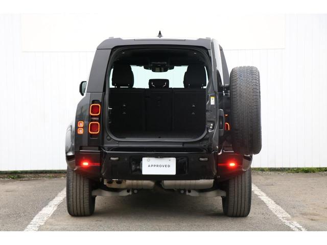 ディフェンダー １１０Ｘ－ダイナミックＳＥ　Ｄ３００　ＡＣＣ　プライバシーガラス　２０インチブラックＡＷ　ブラックパック（17枚目）