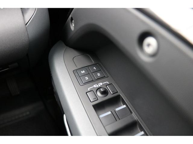 ディフェンダー １１０Ｘ－ダイナミックＳＥ　Ｄ３００　ＡＣＣ　プライバシーガラス　２０インチブラックＡＷ　ブラックパック（31枚目）