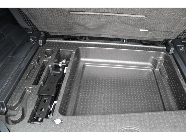 ディフェンダー １１０Ｘ－ダイナミックＳＥ　Ｄ３００　ＡＣＣ　プライバシーガラス　２０インチブラックＡＷ　ブラックパック（37枚目）