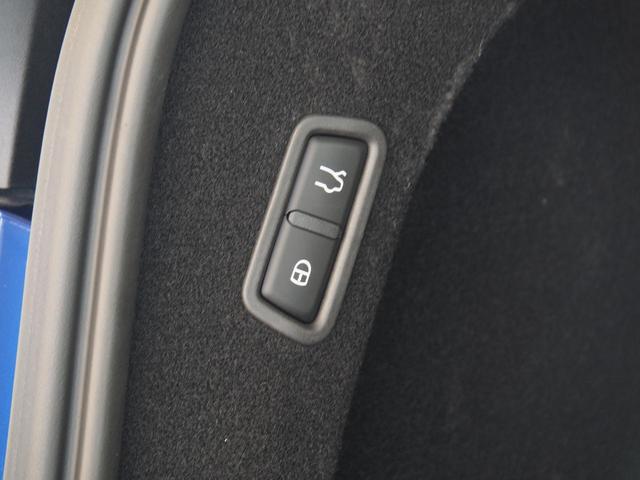 レヴァンテ モデナＳ　認定保証２年付　サンルーフ　カーボンインテリア　シートエアコン　Ｂ＆Ｗサウンド　アルカンタラルーフ　全席ヒーター　黒本革／グレーステッチ　カーボンパドル　イルミネーションドアステップ　マイカペイント（15枚目）