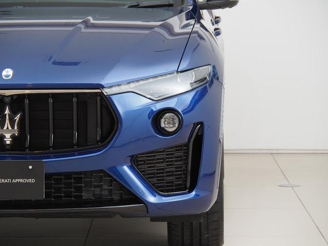 レヴァンテ モデナＳ　認定保証２年付　サンルーフ　カーボンインテリア　シートエアコン　Ｂ＆Ｗサウンド　アルカンタラルーフ　全席ヒーター　黒本革／グレーステッチ　カーボンパドル　イルミネーションドアステップ　マイカペイント（31枚目）