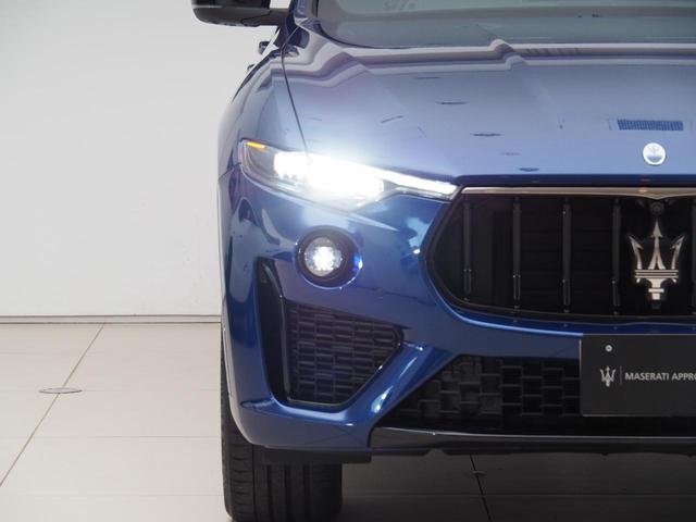 レヴァンテ モデナＳ　認定保証２年付　サンルーフ　カーボンインテリア　シートエアコン　Ｂ＆Ｗサウンド　アルカンタラルーフ　全席ヒーター　黒本革／グレーステッチ　カーボンパドル　イルミネーションドアステップ　マイカペイント（33枚目）