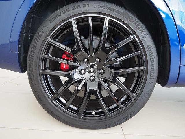 レヴァンテ モデナＳ　認定保証２年付　サンルーフ　カーボンインテリア　シートエアコン　Ｂ＆Ｗサウンド　アルカンタラルーフ　全席ヒーター　黒本革／グレーステッチ　カーボンパドル　イルミネーションドアステップ　マイカペイント（35枚目）