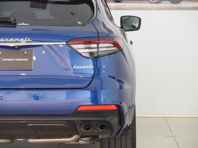 レヴァンテ モデナＳ　認定保証２年付　サンルーフ　カーボンインテリア　シートエアコン　Ｂ＆Ｗサウンド　アルカンタラルーフ　全席ヒーター　黒本革／グレーステッチ　カーボンパドル　イルミネーションドアステップ　マイカペイント（38枚目）