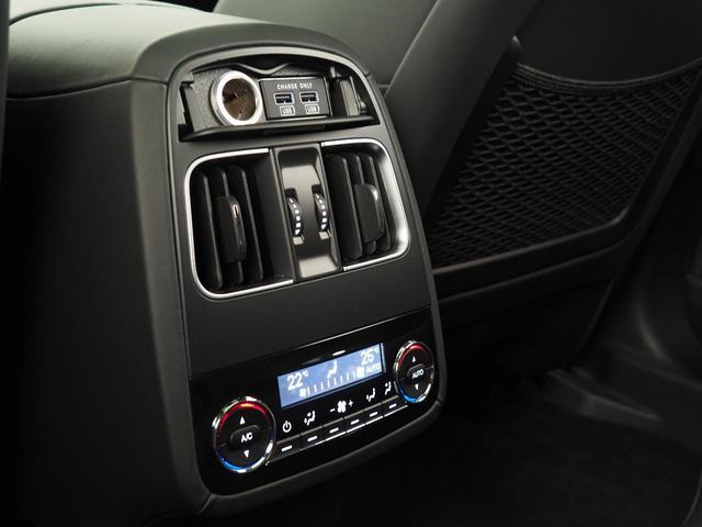 レヴァンテ モデナＳ　認定保証２年付　サンルーフ　カーボンインテリア　シートエアコン　Ｂ＆Ｗサウンド　アルカンタラルーフ　全席ヒーター　黒本革／グレーステッチ　カーボンパドル　イルミネーションドアステップ　マイカペイント（45枚目）