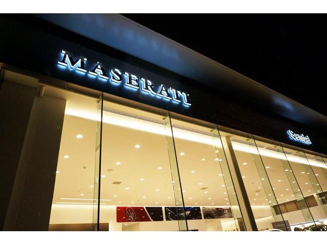 レヴァンテ モデナＳ　認定保証２年付　サンルーフ　カーボンインテリア　シートエアコン　Ｂ＆Ｗサウンド　アルカンタラルーフ　全席ヒーター　黒本革／グレーステッチ　カーボンパドル　イルミネーションドアステップ　マイカペイント（52枚目）