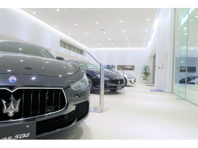 レヴァンテ モデナＳ　認定保証２年付　サンルーフ　カーボンインテリア　シートエアコン　Ｂ＆Ｗサウンド　アルカンタラルーフ　全席ヒーター　黒本革／グレーステッチ　カーボンパドル　イルミネーションドアステップ　マイカペイント（54枚目）