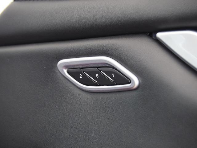 ギブリ S 赤革 全席シートヒーター サンルーフ カーボンファイバーインテリアトリム 20インチウラーノホイール スカイフックサスペンション INOXスポーツペダル レッドブレーキキャリパー シフトパドル(21枚目)