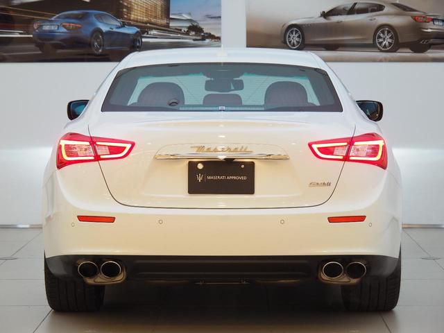 ギブリ S 赤革 全席シートヒーター サンルーフ カーボンファイバーインテリアトリム 20インチウラーノホイール スカイフックサスペンション INOXスポーツペダル レッドブレーキキャリパー シフトパドル(28枚目)