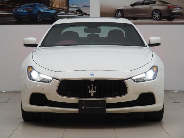 ギブリ S 赤革 全席シートヒーター サンルーフ カーボンファイバーインテリアトリム 20インチウラーノホイール スカイフックサスペンション INOXスポーツペダル レッドブレーキキャリパー シフトパドル(35枚目)