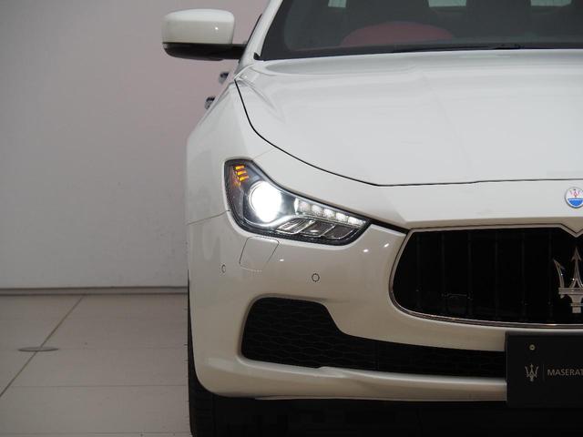 ギブリ S 赤革 全席シートヒーター サンルーフ カーボンファイバーインテリアトリム 20インチウラーノホイール スカイフックサスペンション INOXスポーツペダル レッドブレーキキャリパー シフトパドル(37枚目)