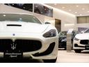 お車でお越しの際はお店前に3台駐車スペースがございます。