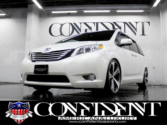 シエナ 　リミテッド　４ＷＤ　社外２２インチＡＷ　車高調　ツインサンルーフ　両側パワースライドドア　格納サードシート　地デジ・ナビ　フロント・サイド・バックカメラ　電動格納ミラー　ＢＳＭ　フリップダウンモニター（2枚目）