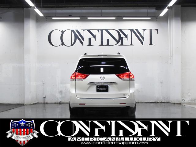 シエナ 　リミテッド　４ＷＤ　社外２２インチＡＷ　車高調　ツインサンルーフ　両側パワースライドドア　格納サードシート　地デジ・ナビ　フロント・サイド・バックカメラ　電動格納ミラー　ＢＳＭ　フリップダウンモニター（15枚目）