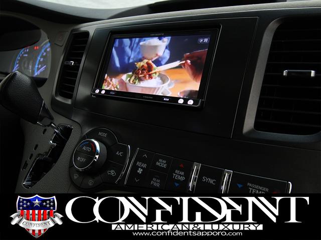 シエナ 　リミテッド　４ＷＤ　社外２２インチＡＷ　車高調　ツインサンルーフ　両側パワースライドドア　格納サードシート　地デジ・ナビ　フロント・サイド・バックカメラ　電動格納ミラー　ＢＳＭ　フリップダウンモニター（33枚目）