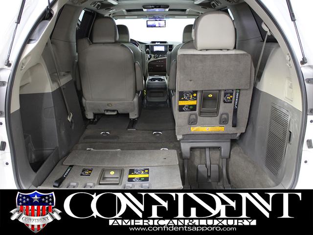 シエナ 　リミテッド　４ＷＤ　社外２２インチＡＷ　車高調　ツインサンルーフ　両側パワースライドドア　格納サードシート　地デジ・ナビ　フロント・サイド・バックカメラ　電動格納ミラー　ＢＳＭ　フリップダウンモニター（53枚目）