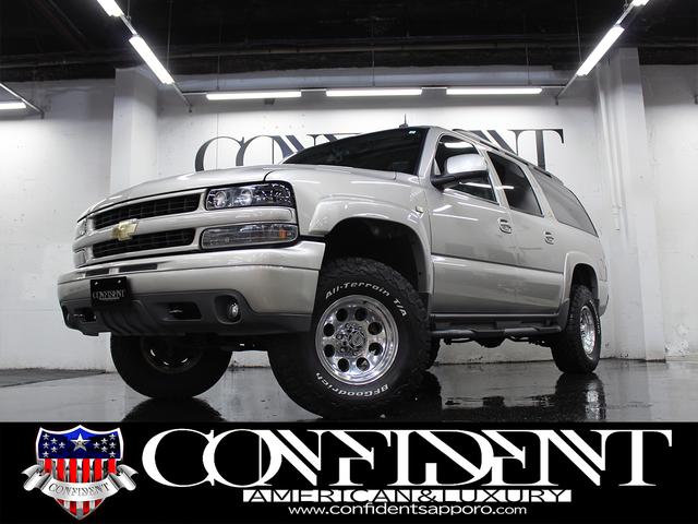 シボレーサバーバン 　Ｚ７１　４ＷＤ　７人乗り　レザーシート　セカンドキャプテンシート　オートチェック付き　　ミッキートンプソン１６インチＡＷ　グッドリッチオールテレーン　地デジナビ・バックカメラ　サンルーフ（4枚目）