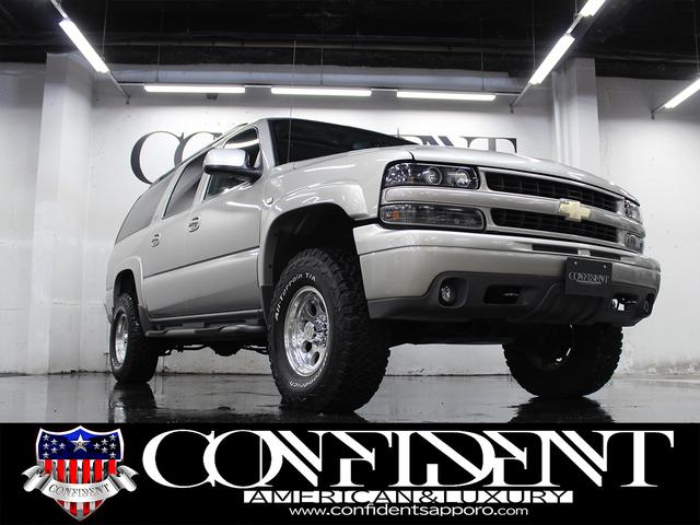 シボレーサバーバン 　Ｚ７１　４ＷＤ　７人乗り　レザーシート　セカンドキャプテンシート　オートチェック付き　　ミッキートンプソン１６インチＡＷ　グッドリッチオールテレーン　地デジナビ・バックカメラ　サンルーフ（7枚目）