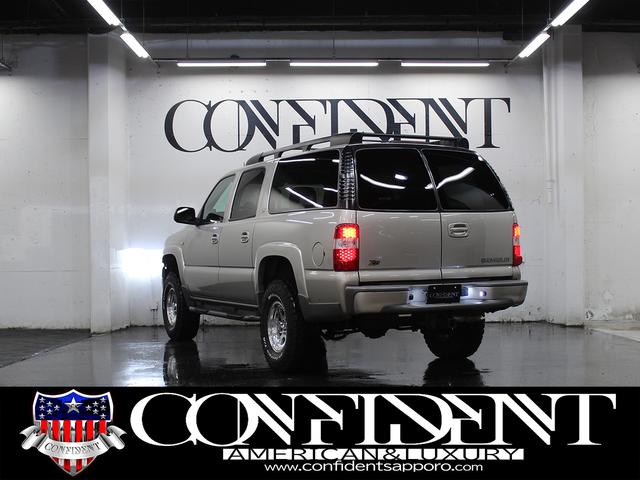 シボレーサバーバン 　Ｚ７１　４ＷＤ　７人乗り　レザーシート　セカンドキャプテンシート　オートチェック付き　　ミッキートンプソン１６インチＡＷ　グッドリッチオールテレーン　地デジナビ・バックカメラ　サンルーフ（10枚目）