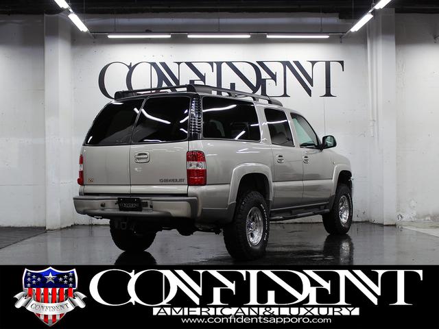 シボレーサバーバン 　Ｚ７１　４ＷＤ　７人乗り　レザーシート　セカンドキャプテンシート　オートチェック付き　　ミッキートンプソン１６インチＡＷ　グッドリッチオールテレーン　地デジナビ・バックカメラ　サンルーフ（14枚目）