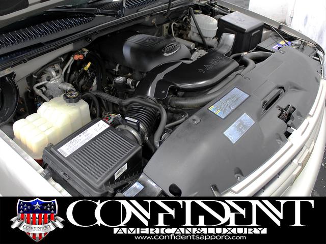 シボレーサバーバン 　Ｚ７１　４ＷＤ　７人乗り　レザーシート　セカンドキャプテンシート　オートチェック付き　　ミッキートンプソン１６インチＡＷ　グッドリッチオールテレーン　地デジナビ・バックカメラ　サンルーフ（17枚目）