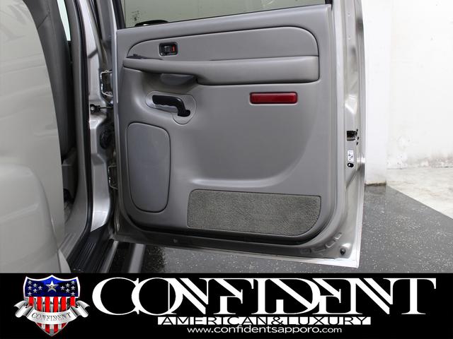 シボレーサバーバン 　Ｚ７１　４ＷＤ　７人乗り　レザーシート　セカンドキャプテンシート　オートチェック付き　　ミッキートンプソン１６インチＡＷ　グッドリッチオールテレーン　地デジナビ・バックカメラ　サンルーフ（25枚目）