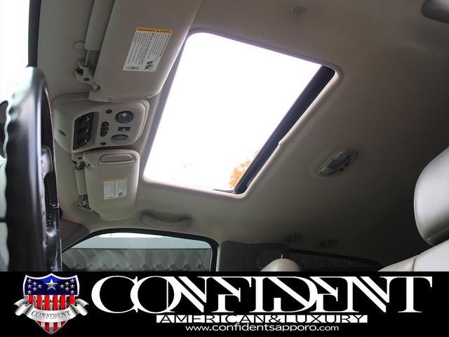 シボレーサバーバン 　Ｚ７１　４ＷＤ　７人乗り　レザーシート　セカンドキャプテンシート　オートチェック付き　　ミッキートンプソン１６インチＡＷ　グッドリッチオールテレーン　地デジナビ・バックカメラ　サンルーフ（27枚目）