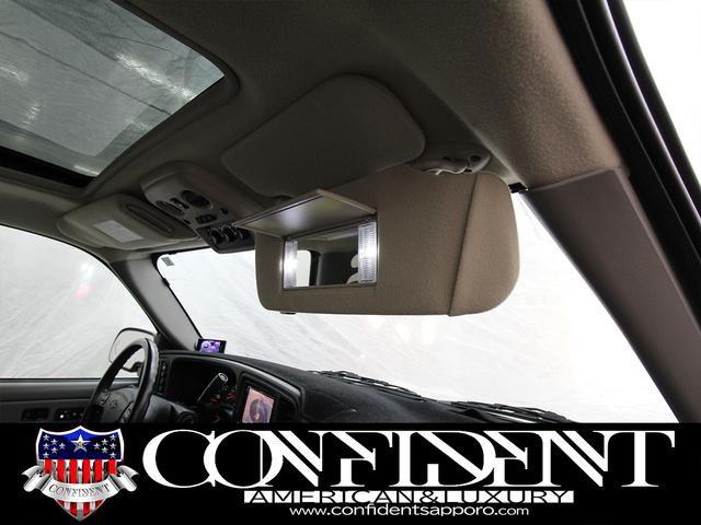 シボレーサバーバン 　Ｚ７１　４ＷＤ　７人乗り　レザーシート　セカンドキャプテンシート　オートチェック付き　　ミッキートンプソン１６インチＡＷ　グッドリッチオールテレーン　地デジナビ・バックカメラ　サンルーフ（37枚目）