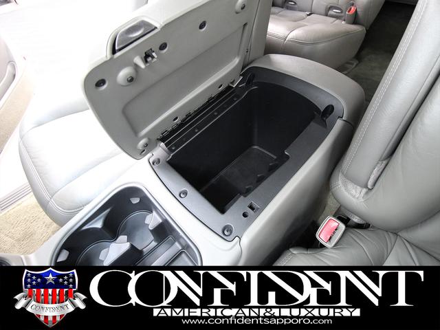 シボレーサバーバン 　Ｚ７１　４ＷＤ　７人乗り　レザーシート　セカンドキャプテンシート　オートチェック付き　　ミッキートンプソン１６インチＡＷ　グッドリッチオールテレーン　地デジナビ・バックカメラ　サンルーフ（47枚目）