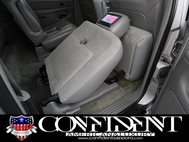 シボレーサバーバン 　Ｚ７１　４ＷＤ　７人乗り　レザーシート　セカンドキャプテンシート　オートチェック付き　　ミッキートンプソン１６インチＡＷ　グッドリッチオールテレーン　地デジナビ・バックカメラ　サンルーフ（52枚目）