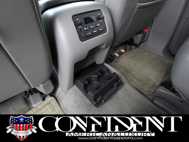 シボレーサバーバン 　Ｚ７１　４ＷＤ　７人乗り　レザーシート　セカンドキャプテンシート　オートチェック付き　　ミッキートンプソン１６インチＡＷ　グッドリッチオールテレーン　地デジナビ・バックカメラ　サンルーフ（59枚目）