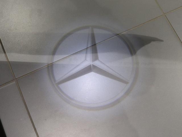 GLC220d 4マチックスポーツ ワンオーナー ランニングボード MBロゴプロジェクター AMGスタイリング LEDヘッドライト 全方位カメラ フットトランクオープナー 全席シートヒーター アンビエントライト(5枚目)