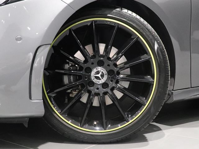 A180 エディション1 限定車 ブラックペイントAMG19インチAW ナイトPKG ブラックエグゾーストエンド マルチビームLED 全方位カメラ アドバンスドサウンド レザーDINAMICA(グリーンステッチ) HUD(2枚目)