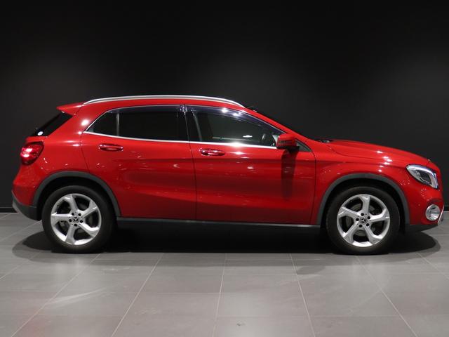 GLAクラス GLA220 4マチック 認定保証2年 プレミアムPKG サンルーフ harman/kardonサウンド アンビエントライト アップルカープレイ メモリー付パワーシート フットトランクOP LEDヘッドライト(12枚目)