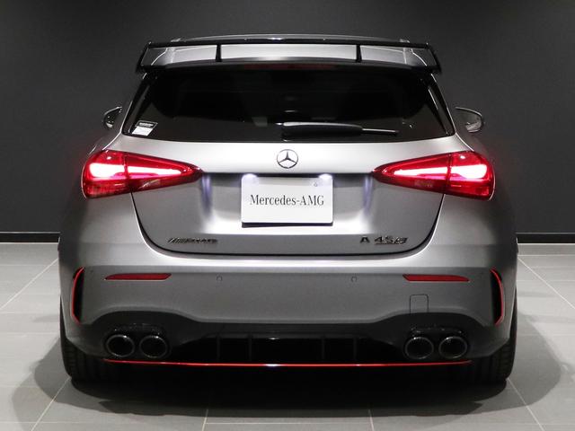 Ａクラス Ａ４５　Ｓ４マチック＋ストリートスタイルエディション　全国限定１００台　ワンオーナー　特別カラーマウンテングレーマグノ　オレンジアクセント　ＡＭＧエアロダイナミクスＰＫＧ　ＡＭＧナイトＰＫＧ　専用フロアマット　ＡＭＧパフォーマンスステアリング（20枚目）