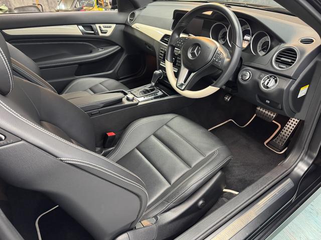 Ｃクラス Ｃ２５０　ブルーエフィシェンシークーペエディション１　マットブラック　ｄｅｓｉｇｎｏ　マグノナイトブラック（4枚目）