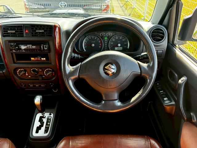 ジムニー ランドベンチャー ☆4WD☆レザーシート☆シートヒーター☆ETC☆電格ミラー(11枚目)