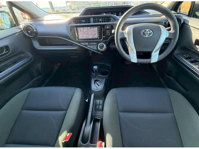 アクア S 禁煙車 純正ナビTV プッシュスタート(10枚目)