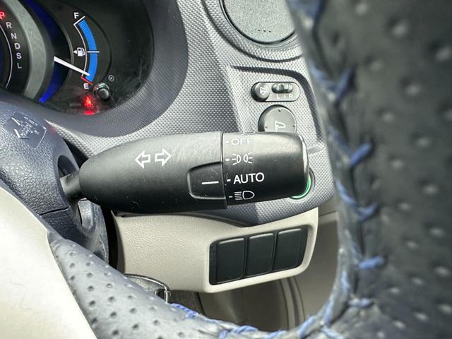 インサイト Ｌ　関東仕入れ　禁煙車　ナビ　ＴＶ　ＨＩＤ　ＡＵＴＯライト　ＡＵＴＯエアコン　Ｄバイザー　Ｍウィンカー　キーレス　タイミングチェーン（19枚目）