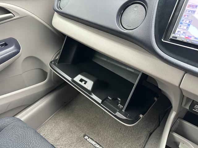 インサイト Ｌ　関東仕入れ　禁煙車　ナビ　ＴＶ　ＨＩＤ　ＡＵＴＯライト　ＡＵＴＯエアコン　Ｄバイザー　Ｍウィンカー　キーレス　タイミングチェーン（39枚目）