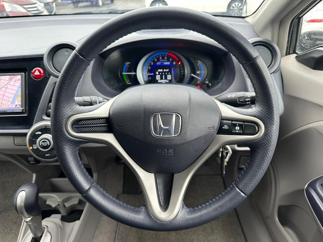 インサイト Ｌ　関東仕入れ　禁煙車　ナビ　ＴＶ　ＨＩＤ　ＡＵＴＯライト　ＡＵＴＯエアコン　Ｄバイザー　Ｍウィンカー　キーレス　タイミングチェーン（77枚目）