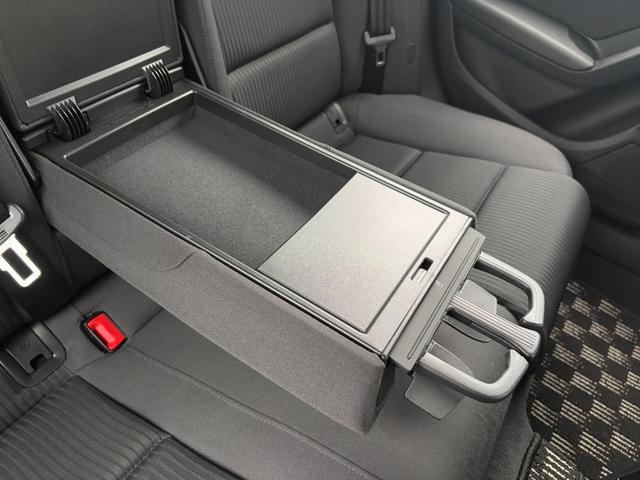 Ａ４アバント ２．０ＴＦＳＩクワトロ　４ＷＤ　ナビ　バックカメラ　ＴＶ　ＨＩＤ　ドラレコ　電動シート　プッシュスタート　純正１７ＡＷ　ＡＵＴＯライト　パドルシフト　ＭＴモード　ＥＴＣ（37枚目）