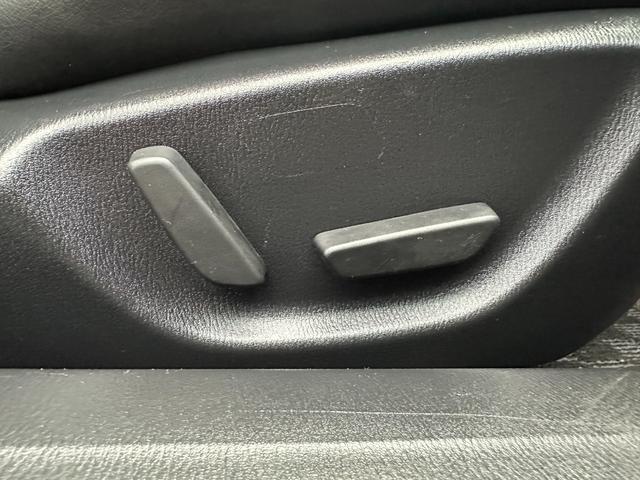 アクセラスポーツ ＸＤ　６ＭＴ／サンルーフ／ナビ／Ｂカメ／Ｂｌｕｅｔｏｏｔｈ／ＴＶ／スマートキー／ＨＩＤ／レーダークルコン／衝突軽減ブレーキ／車線免脱警報システム／ハーフレザーシート／シートヒーター／ＡＵＴＯライト（26枚目）
