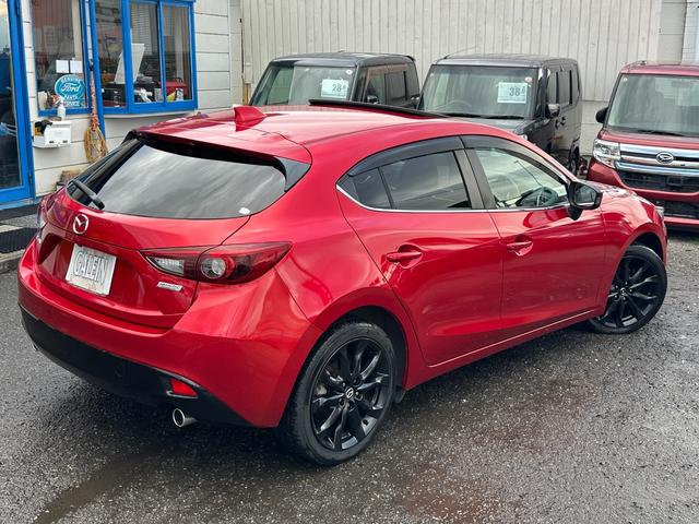 アクセラスポーツ ＸＤ　６ＭＴ／サンルーフ／ナビ／Ｂカメ／Ｂｌｕｅｔｏｏｔｈ／ＴＶ／スマートキー／ＨＩＤ／レーダークルコン／衝突軽減ブレーキ／車線免脱警報システム／ハーフレザーシート／シートヒーター／ＡＵＴＯライト（34枚目）