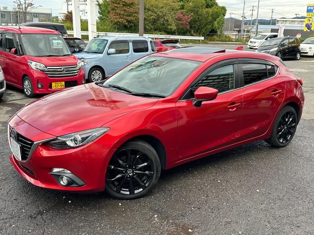 アクセラスポーツ ＸＤ　６ＭＴ／サンルーフ／ナビ／Ｂカメ／Ｂｌｕｅｔｏｏｔｈ／ＴＶ／スマートキー／ＨＩＤ／レーダークルコン／衝突軽減ブレーキ／車線免脱警報システム／ハーフレザーシート／シートヒーター／ＡＵＴＯライト（41枚目）