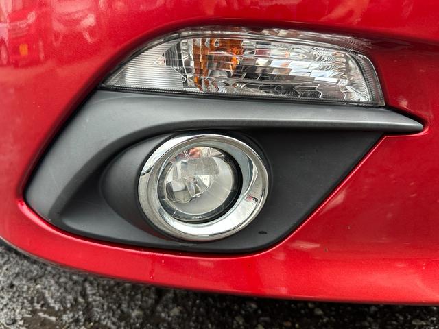 アクセラスポーツ ＸＤ　６ＭＴ／サンルーフ／ナビ／Ｂカメ／Ｂｌｕｅｔｏｏｔｈ／ＴＶ／スマートキー／ＨＩＤ／レーダークルコン／衝突軽減ブレーキ／車線免脱警報システム／ハーフレザーシート／シートヒーター／ＡＵＴＯライト（45枚目）